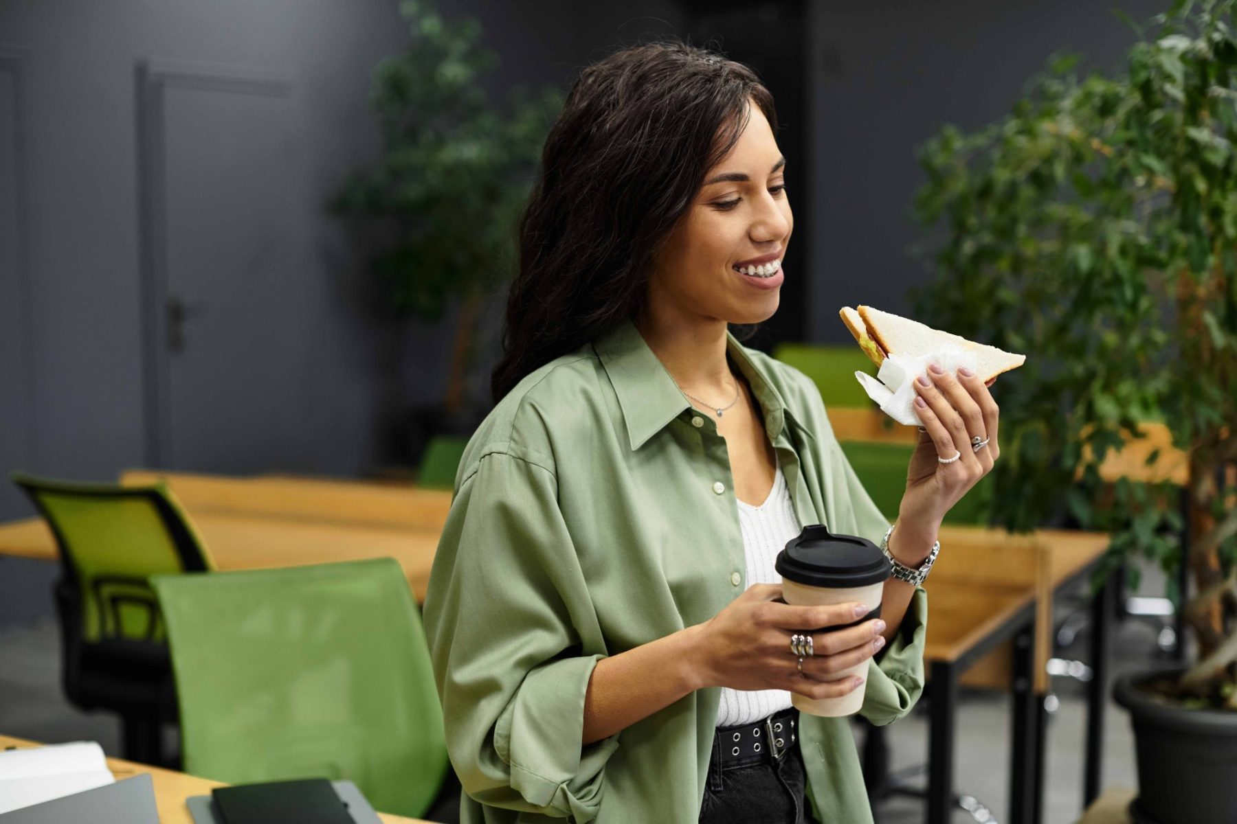 Greater Midwest office lunch solutions | Denver corporate food service | St. Louis Hybrid Cafes